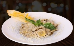 RAVIOLI — PASTA & PIZZA